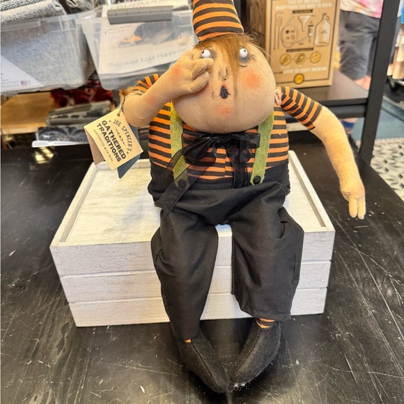 NWT Spooky Folk Quinn Doll collectible from Joe Spencer - Picture 7 of 8